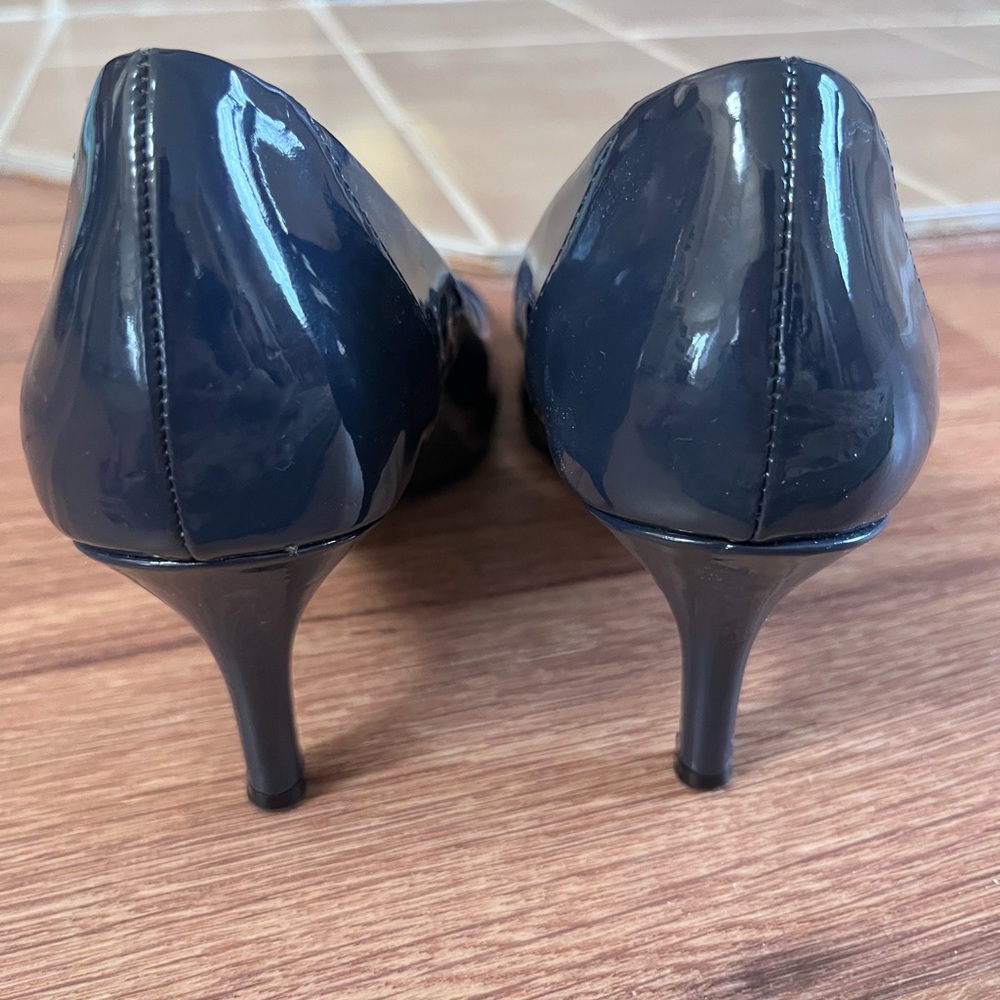 LifeStride Spencer navy pumps, size 7.5 - Picture 3 of 4